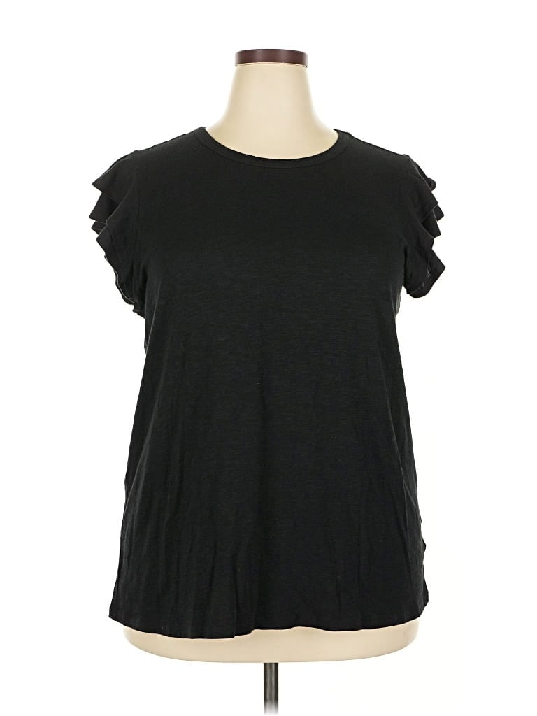 Pre-owned Torrid Short Sleeve T-shirt In Black