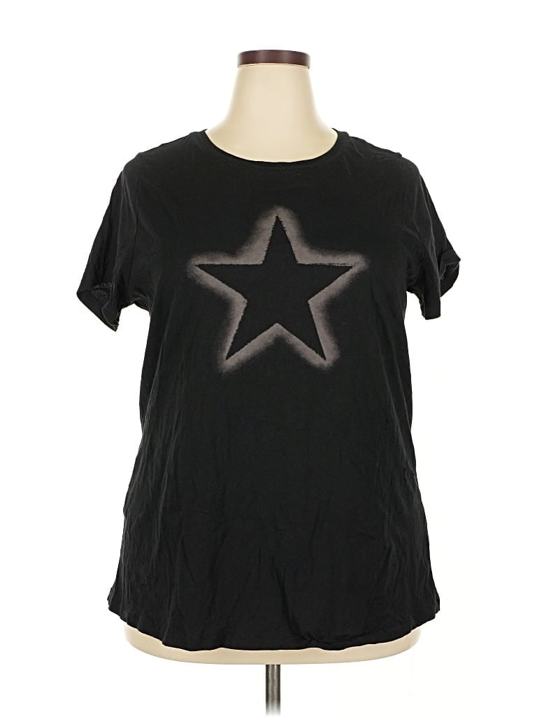 Pre-owned Torrid Short Sleeve T-shirt In Black