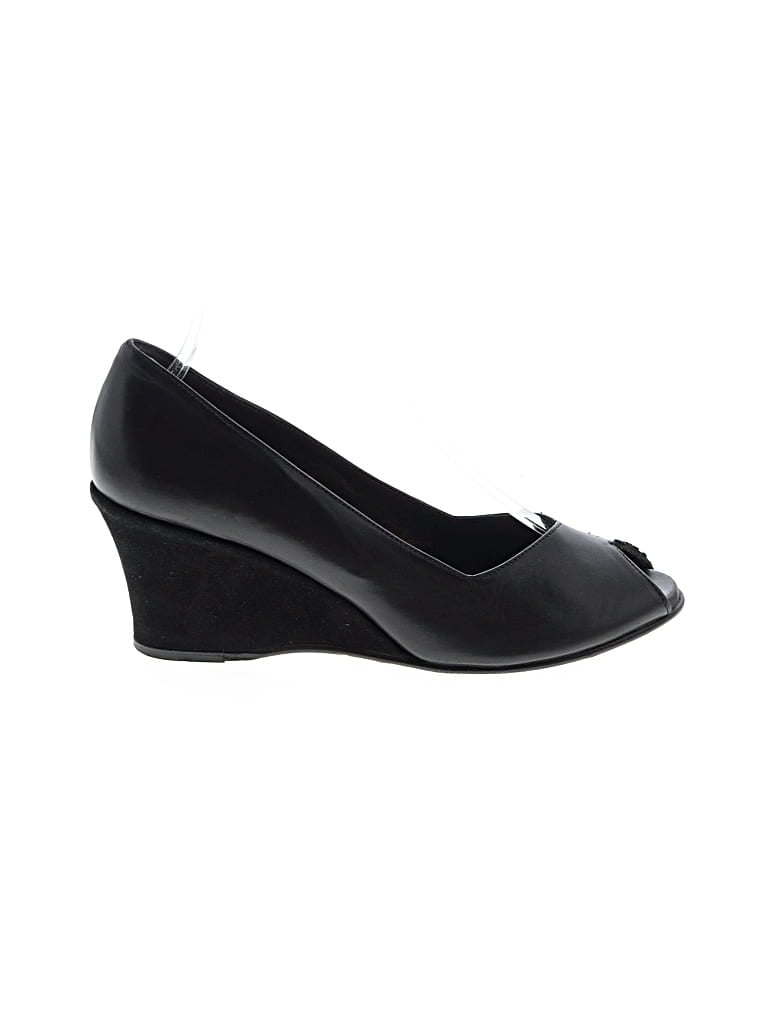 Pre-owned Taryn Rose Wedges In Black