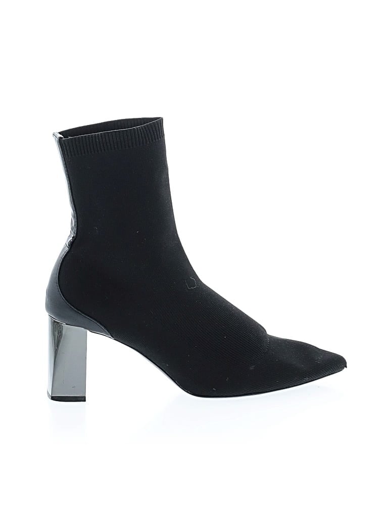Pre-owned Zara Ankle Boots In Black