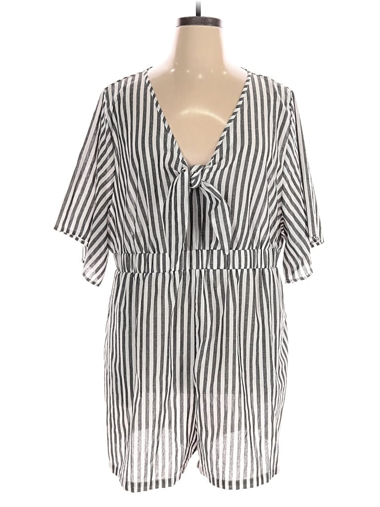 Pre-owned Bloomchic Romper In Gray