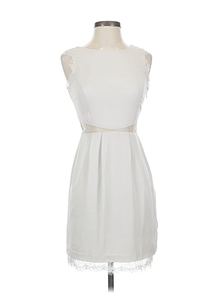 Pre-owned Bcbgmaxazria Casual Dress In White