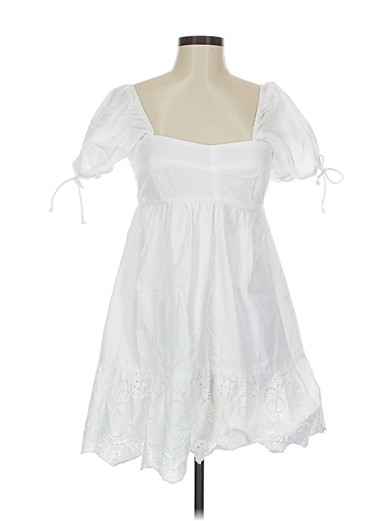 Pre-owned Sim & Sam Casual Dress In White