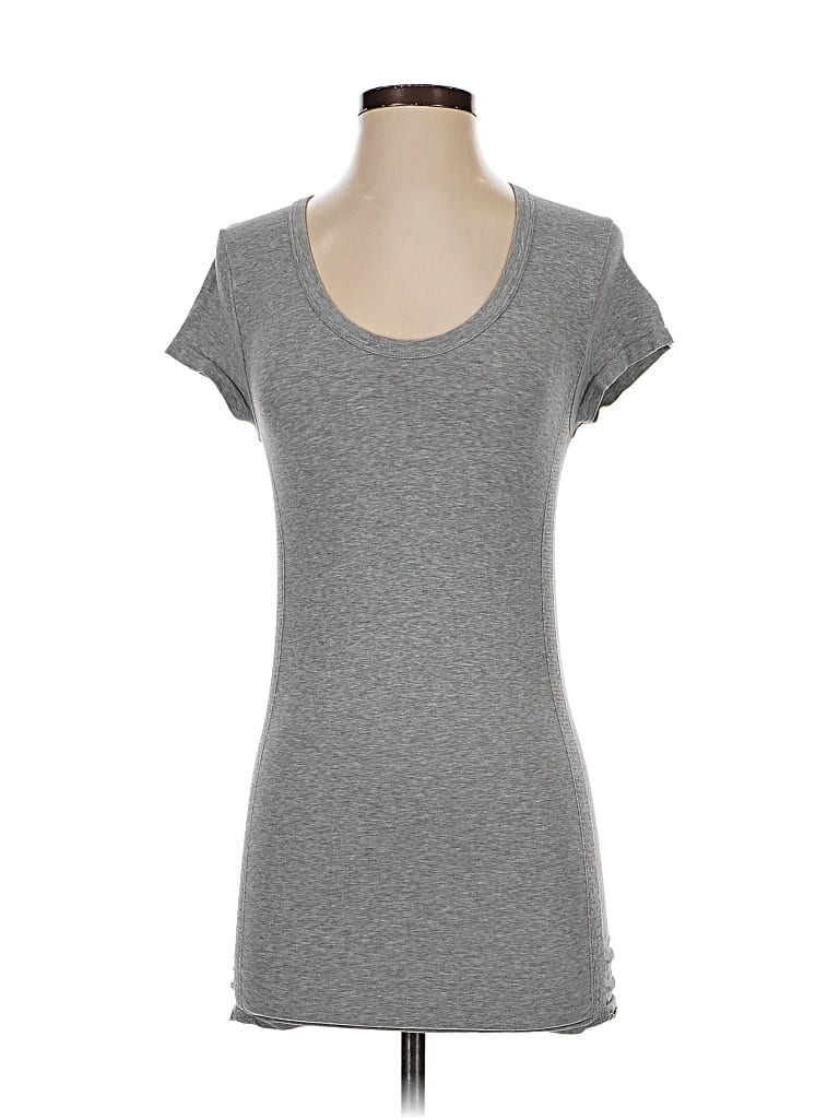 Pre-owned Athleta Short Sleeve T-shirt In Gray