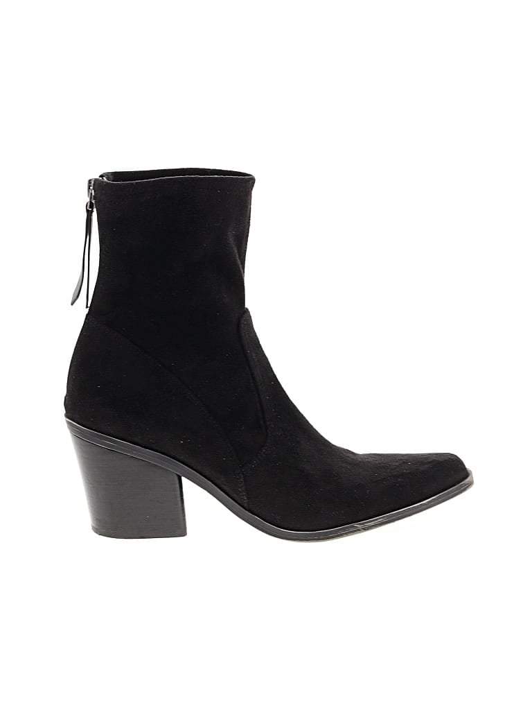 Pre-owned Naturalizer Boots In Black