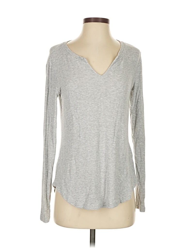 Pre-owned Cabi Long Sleeve Top Gray V Neck Tops