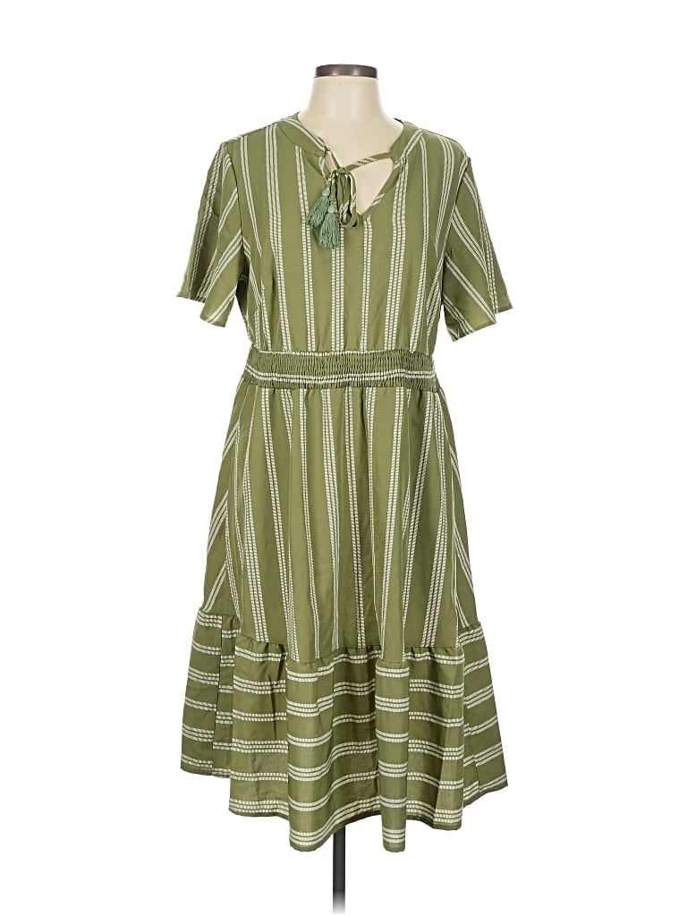 Pre-owned Bloomchic Casual Dress In Green