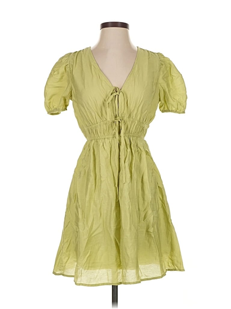 Pre-owned Blu Pepper Casual Dress In Green