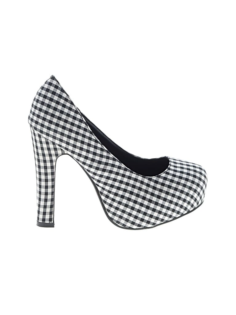 Pre-owned Torrid Heels In Black