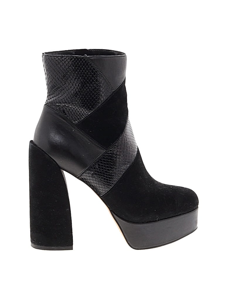 Pre-owned Vince Camuto Ankle Boots In Black