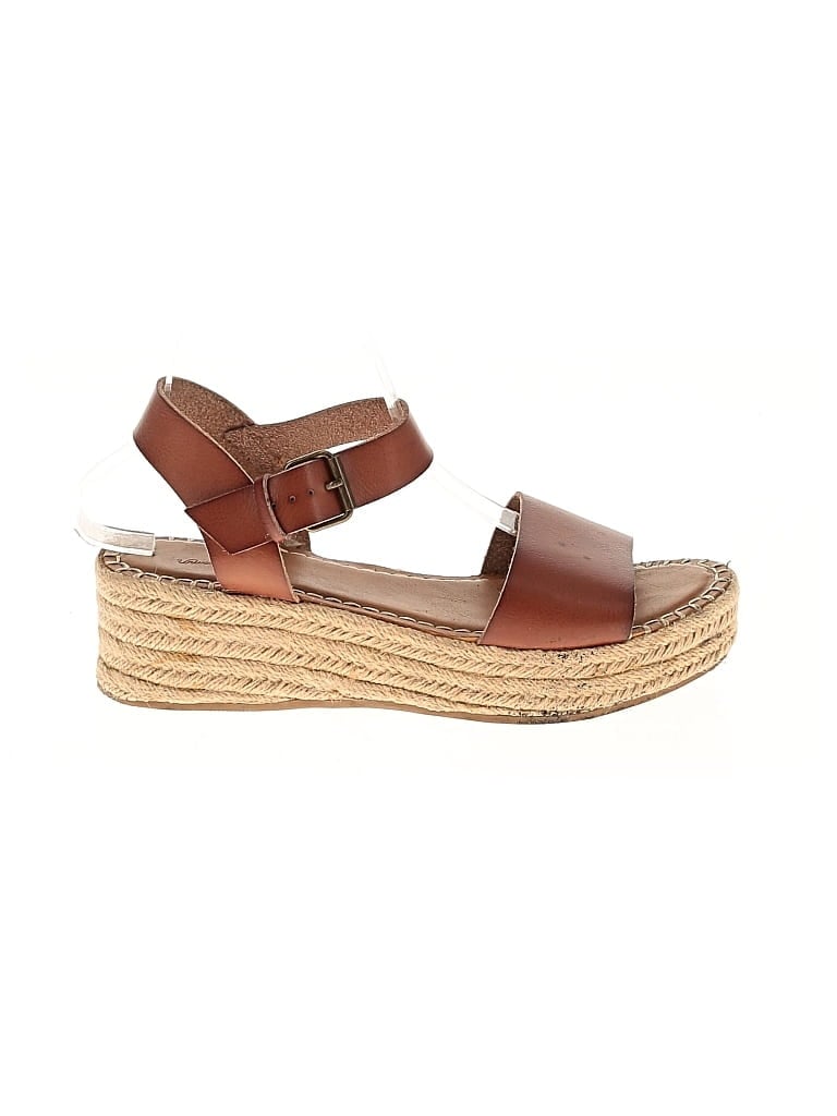 Pre-owned Universal Thread Sandals In Brown