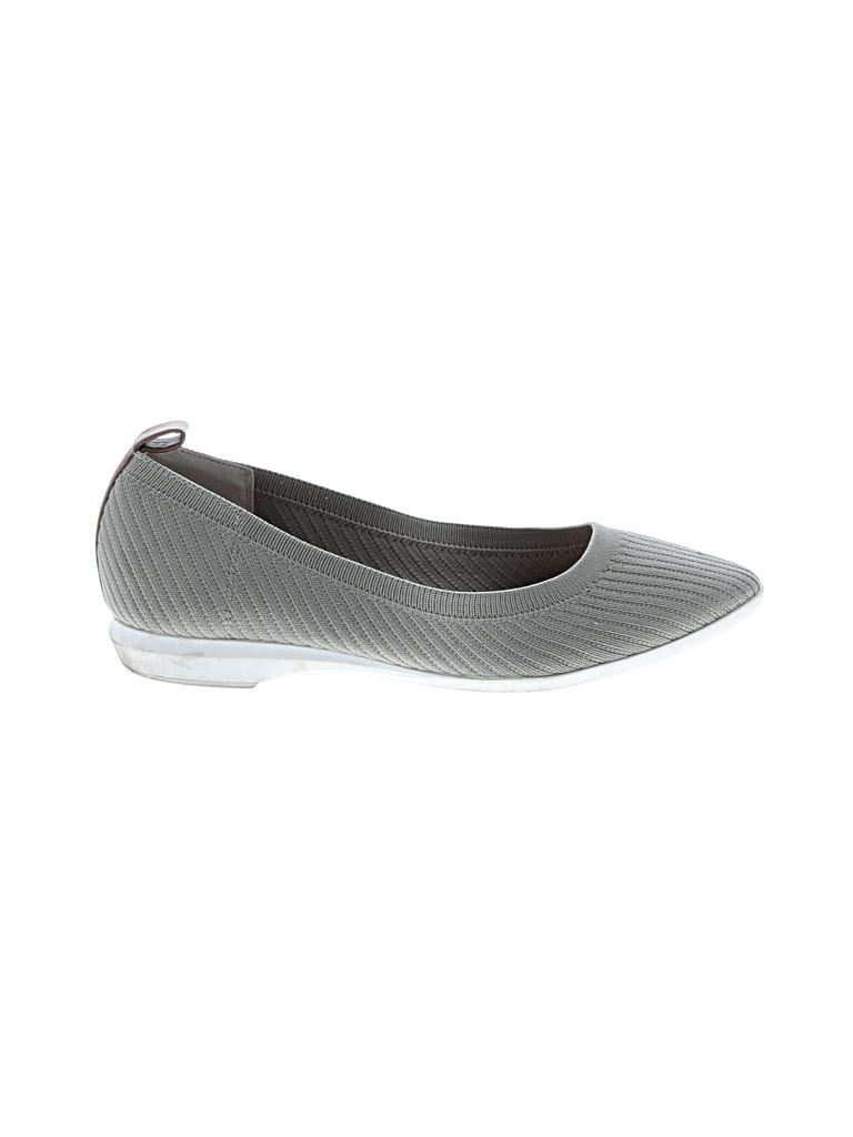 Pre-owned Kelly & Katie Flats In Gray