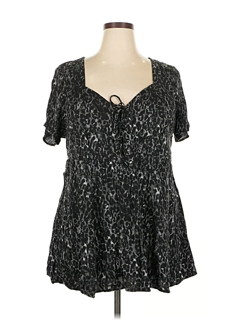 Pre-owned Torrid Casual Dress In Black