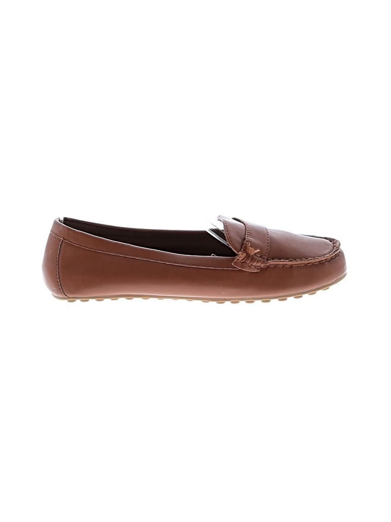 Pre-owned Old Navy Flats In Brown