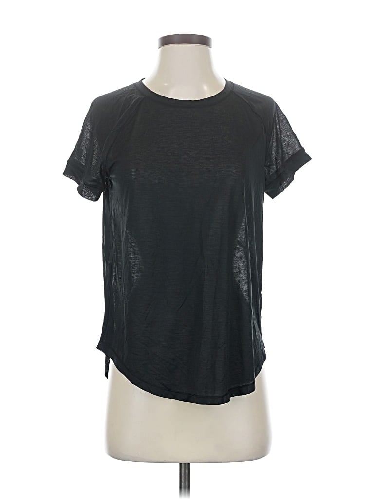 Pre-owned Athleta Short Sleeve T-shirt In Black