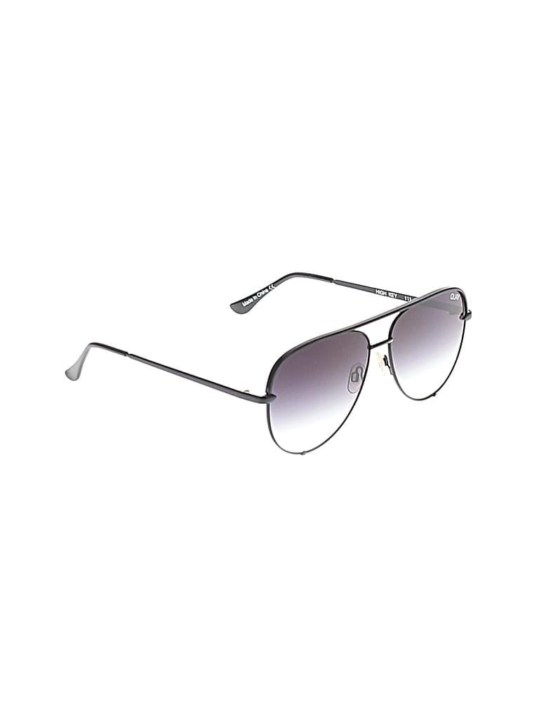Pre-owned Quay Sunglasses In Black