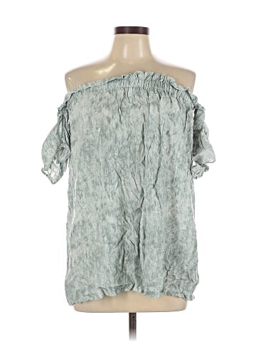 Romeo & Juliet Couture Short Sleeve Blouse (view 1)