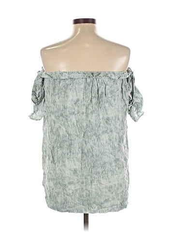 Romeo & Juliet Couture Short Sleeve Blouse (view 2)