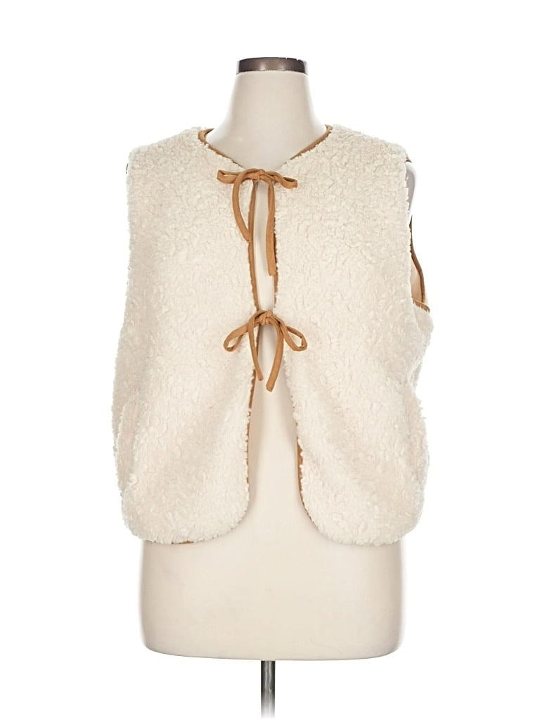 Pre-owned Commense Faux Fur Vest In White