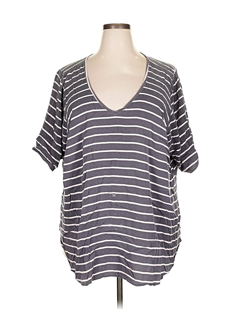 Pre-owned Torrid Short Sleeve Top Gray Stripes Pattern V Neck Tops