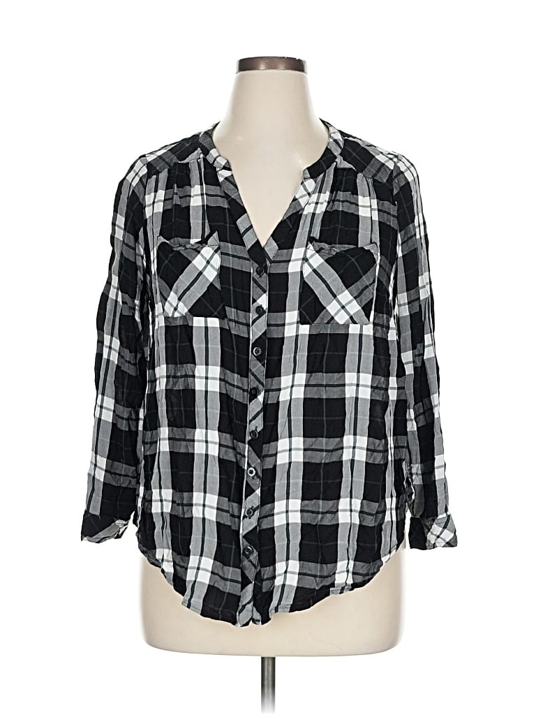 Pre-owned Torrid 3/4 Sleeve Button Down Shirt In Black