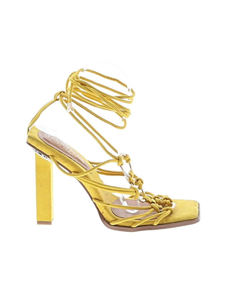 Pre-owned Fashion Nova Sandals In Yellow