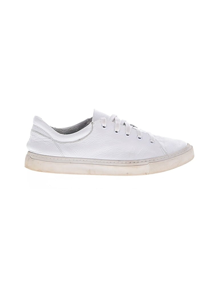 Pre-owned Bueno Sneakers In White