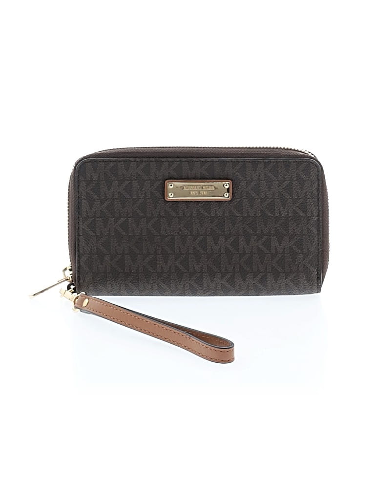 Pre-owned Michael Michael Kors Leather Wristlet In Brown