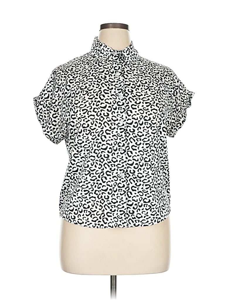 Pre-owned Jon & Anna Short Sleeve Blouse In Silver
