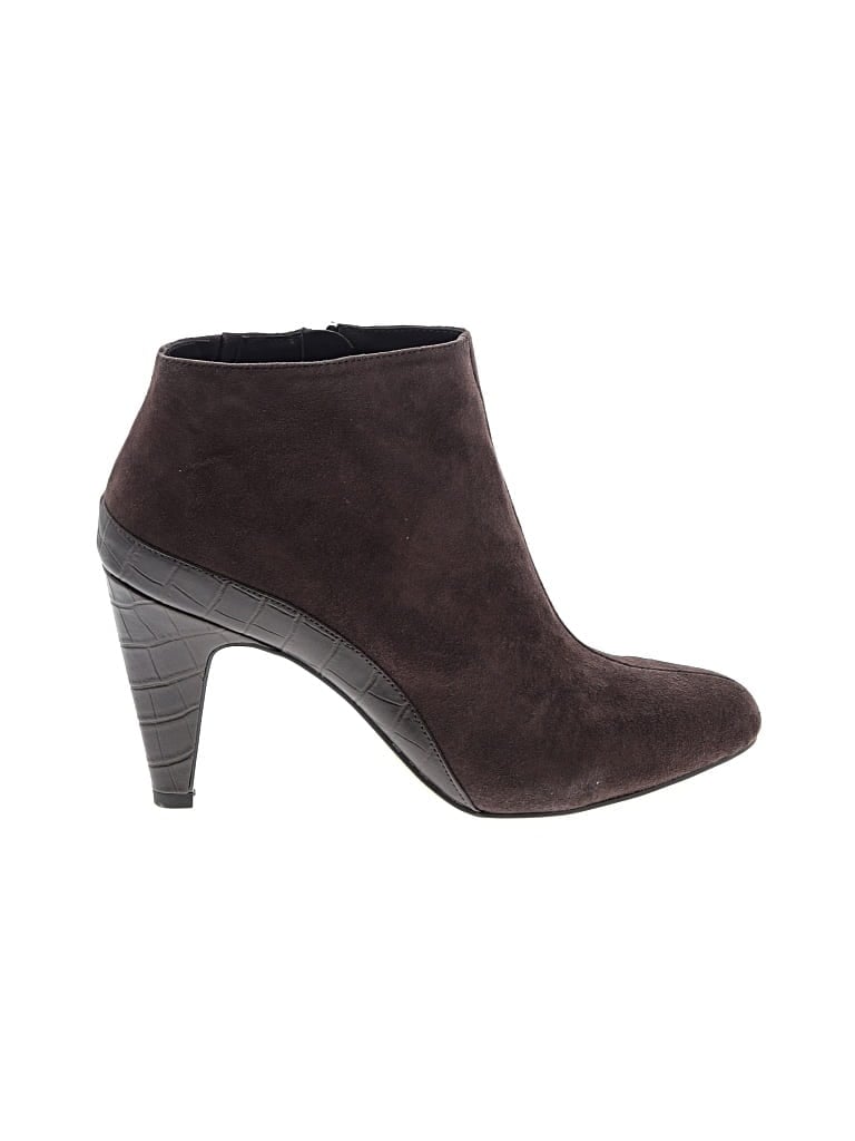 Pre-owned Bella Vita Ankle Boots In Brown