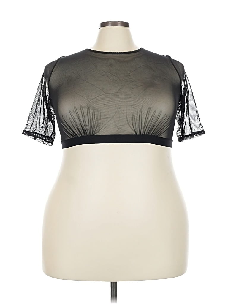 Pre-owned Torrid Short Sleeve Top Black Scoop Neck Tops