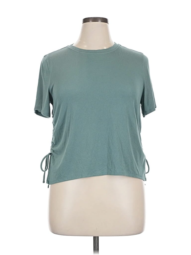 Pre-owned Lululemon Athletica Short Sleeve T-shirt In Green
