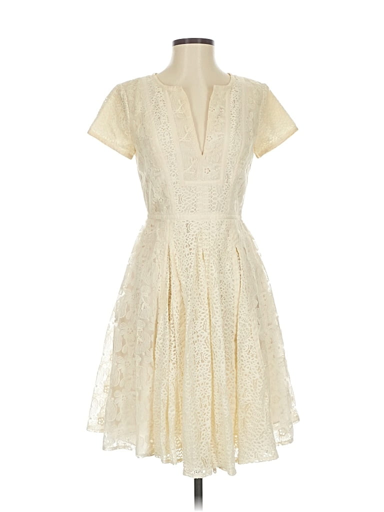 Pre-owned Bcbgmaxazria Cocktail Dress In White