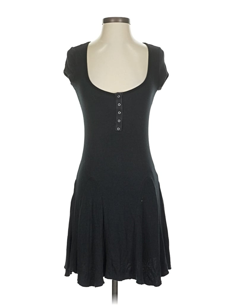 Pre-owned Urban Outfitters Casual Dress In Black