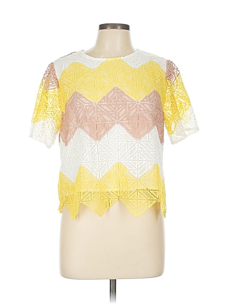 Pre-owned Gilli Short Sleeve Top Yellow Mock Neckline Tops
