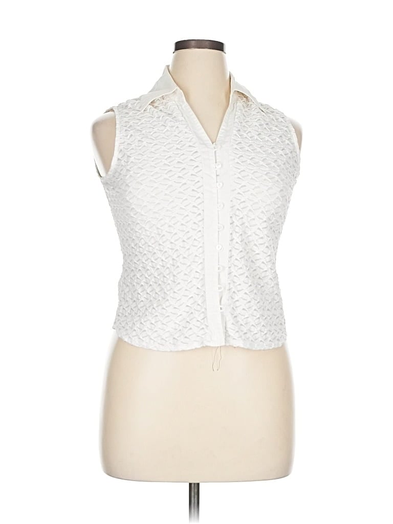 Click to view more detailed imagery on our partner's website Pre-owned Josephine Chaus Sleeveless Blouse In White