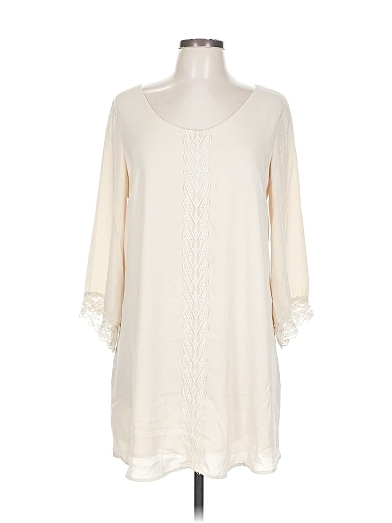 Pre-owned Astr Casual Dress In White