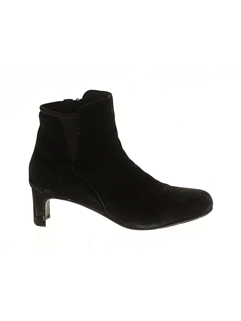 Pre-owned Clarks Ankle Boots In Black