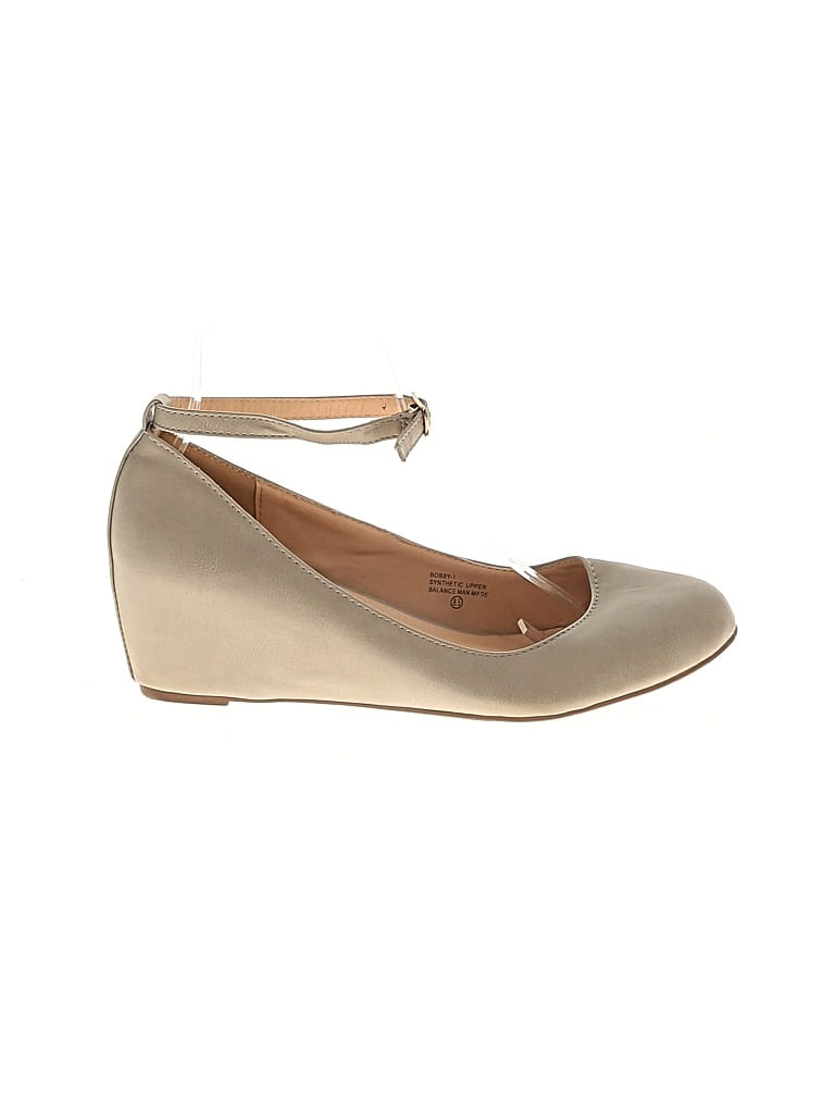 Pre-owned Chase & Chloe Wedges In Gray