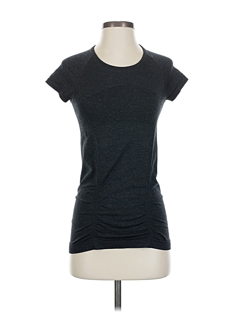 Pre-owned Athleta Short Sleeve T-shirt In Gray
