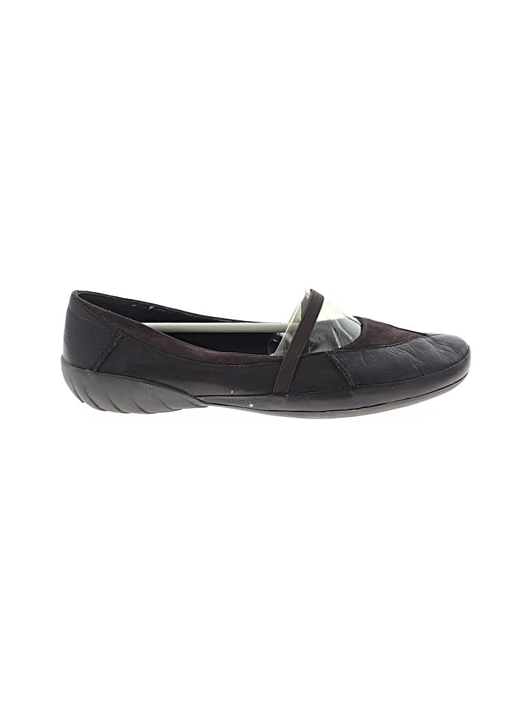 Pre-owned Aerosoles Flats In Brown