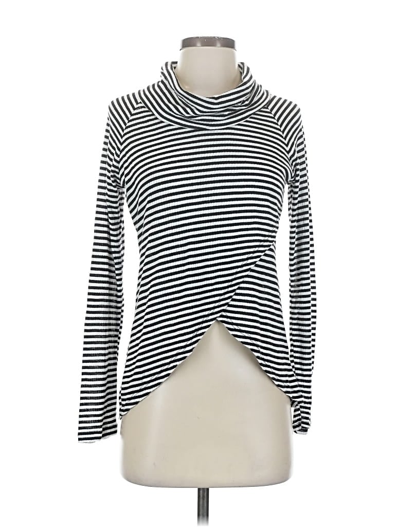 Pre-owned Maurices Long Sleeve Turtleneck In Silver