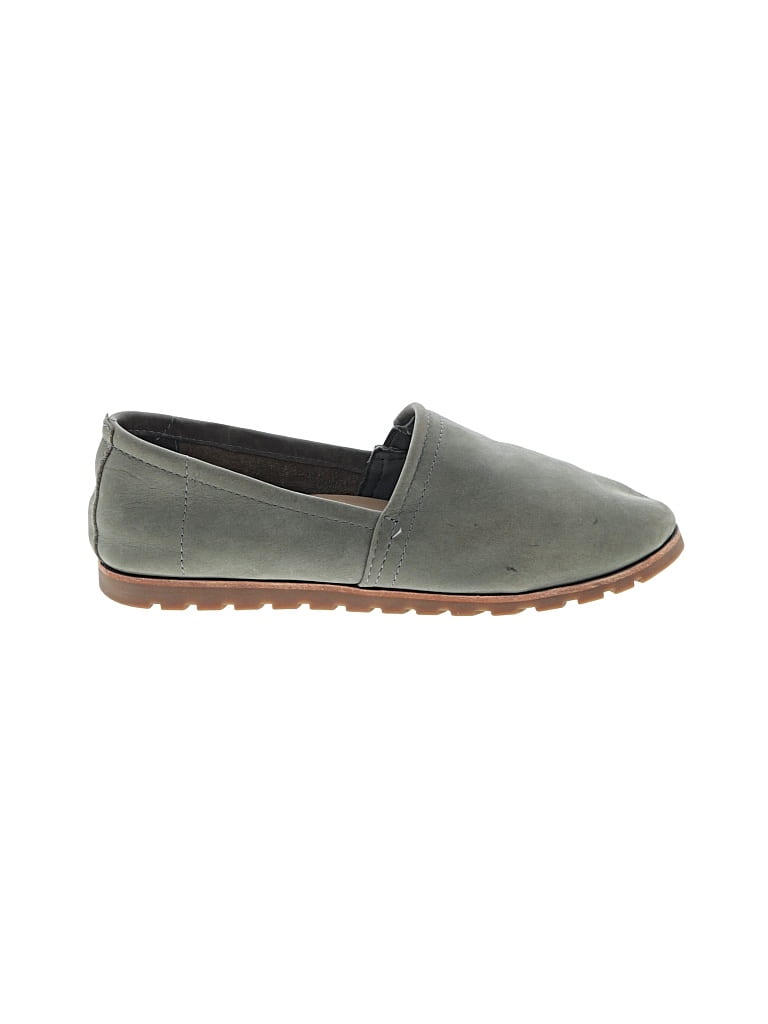 Pre-owned Naturalizer Flats In Green