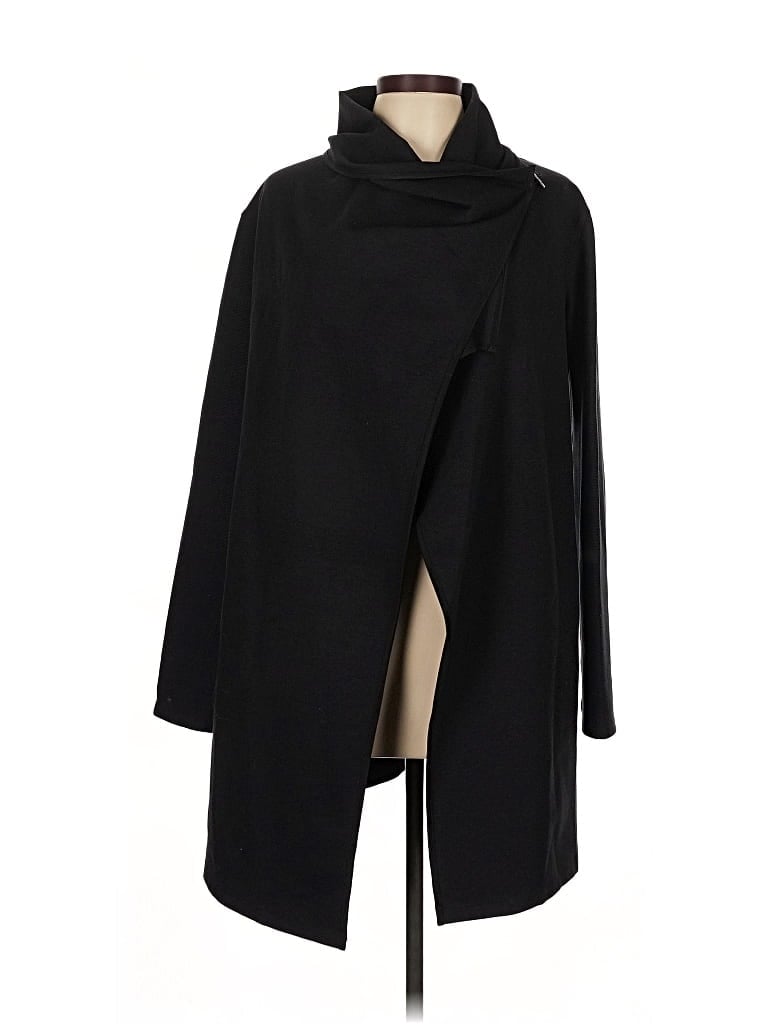 Pre-owned Tasc Coat In Black