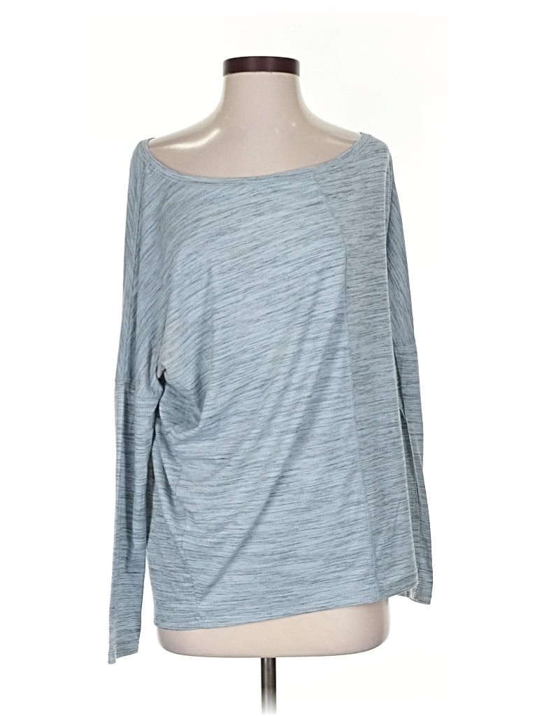 Pre-owned Athleta 3/4 Sleeve T-shirt In Gray