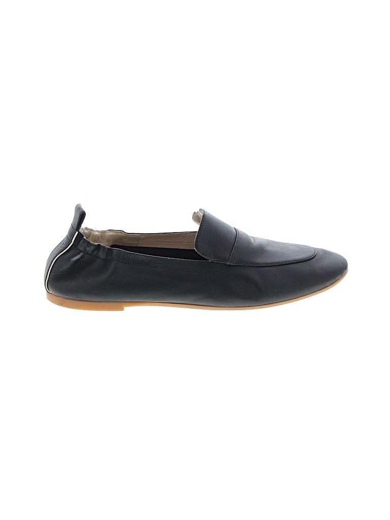 Pre-owned Everlane Flats In Black