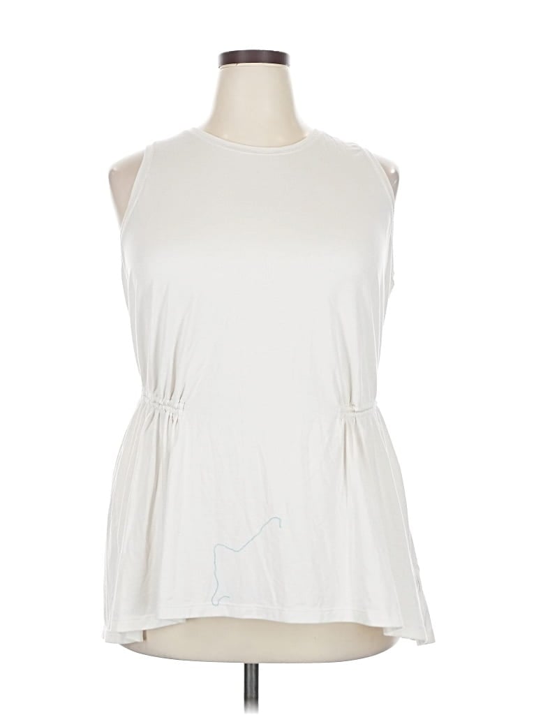 Pre-owned Athleta Sleeveless T-shirt In White