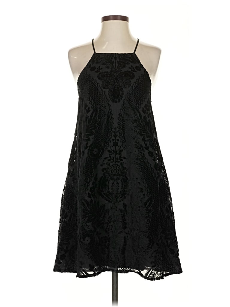 Pre-owned Francesca's Cocktail Dress In Black