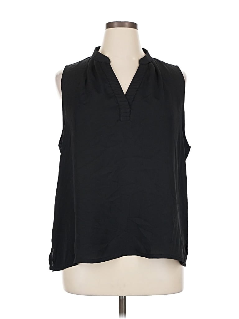 Pre-owned Vince Camuto Sleeveless Blouse In Black