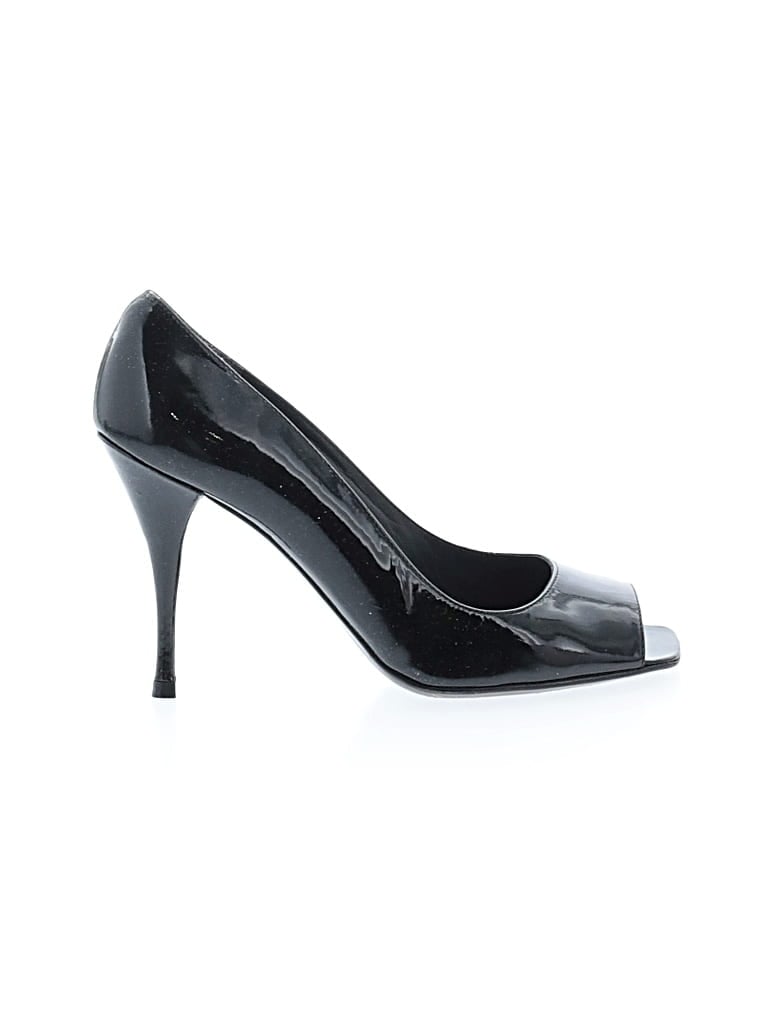 Pre-owned Stuart Weitzman Heels In Black